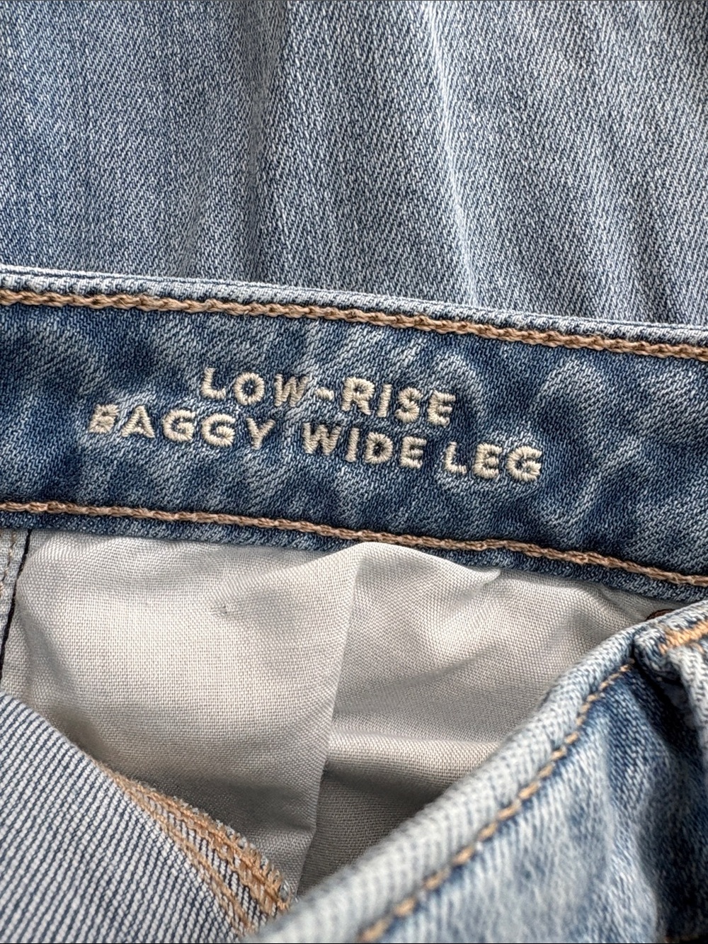 American Eagle Low Rise Baggy Wide Leg Jeans Distressed Knees Size 2 Extra Long - Picture 4 of 14